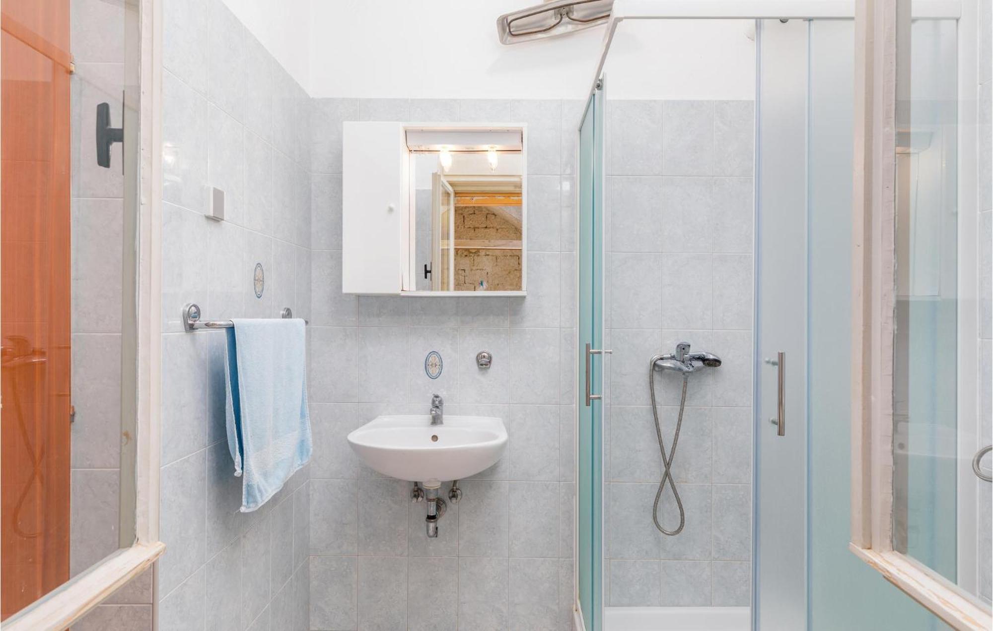 Lovely Apartment In Fazana With Kitchen Buitenkant foto