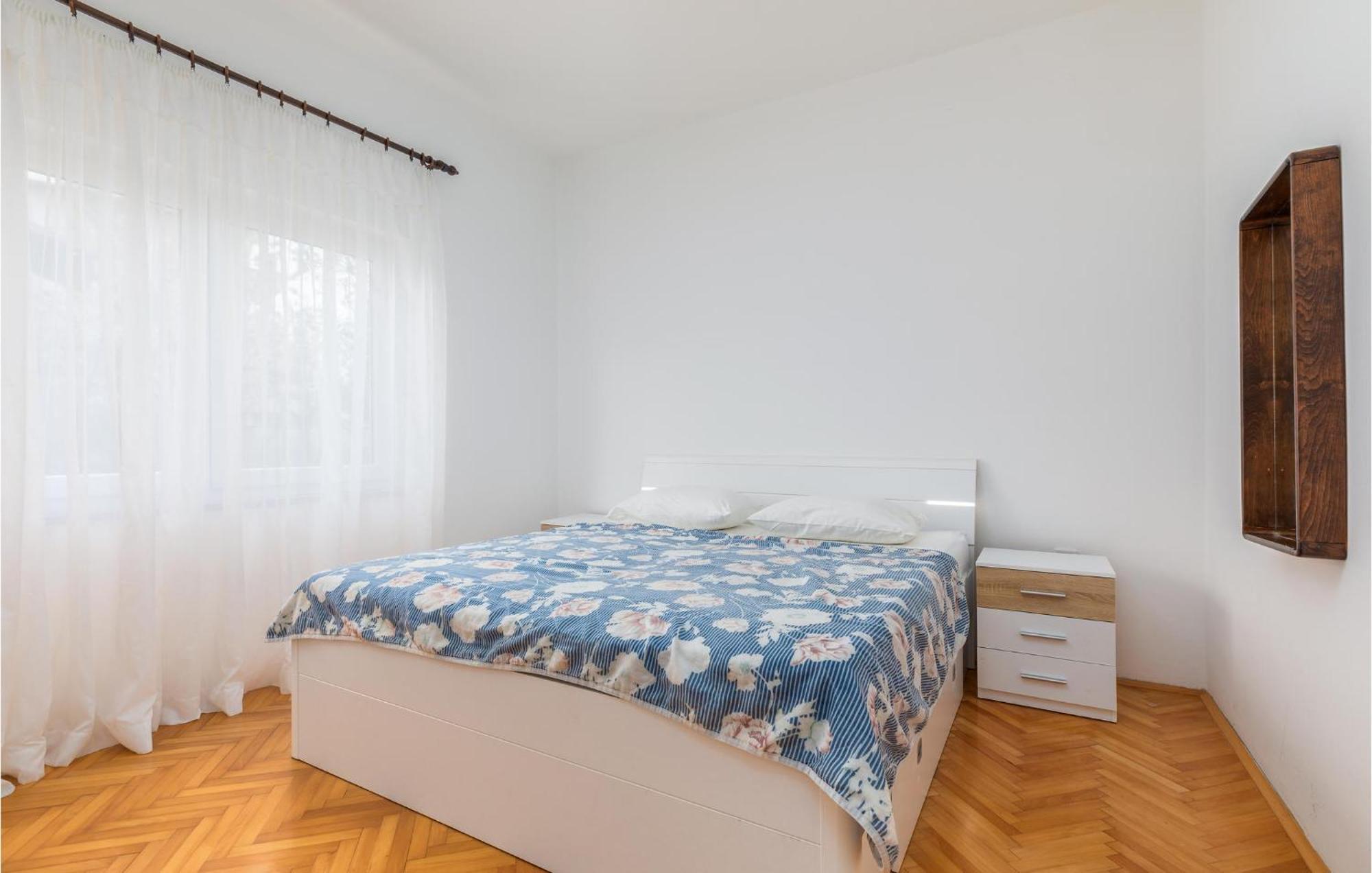 Lovely Apartment In Fazana With Kitchen Buitenkant foto