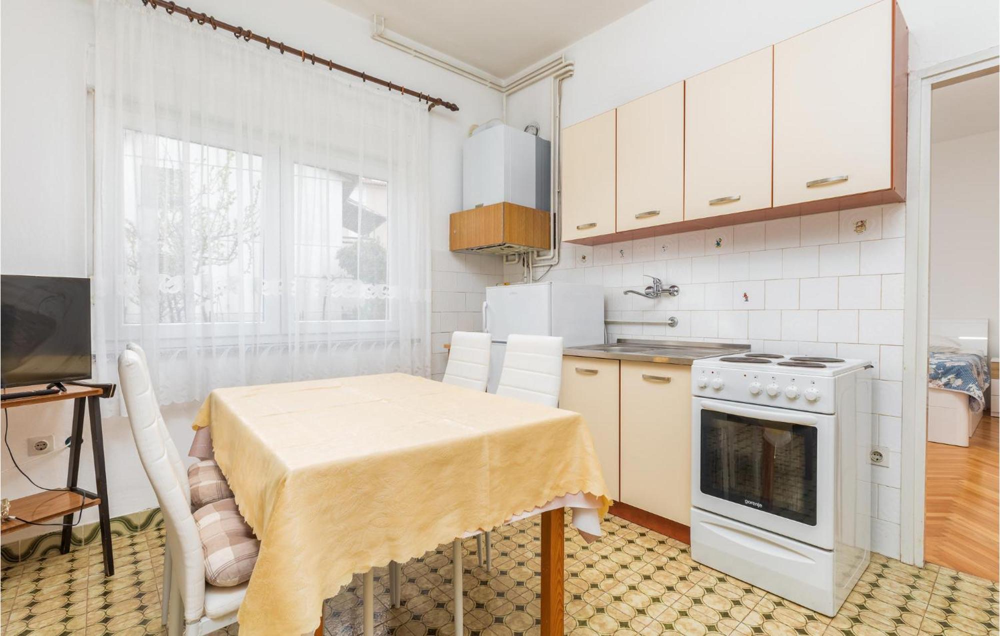 Lovely Apartment In Fazana With Kitchen Buitenkant foto
